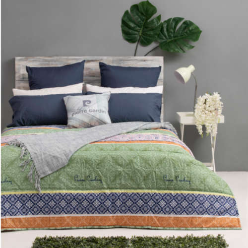 Blankets & Comforters LUXURY PIERRE CARDIN STUNNING